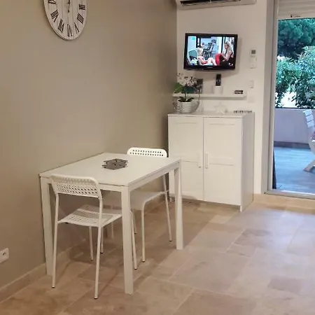 Studio Port Wifi Terrasse * Hyères